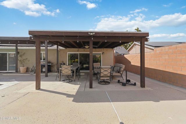 2034 Guerne Avenue, Simi Valley, CA 93063