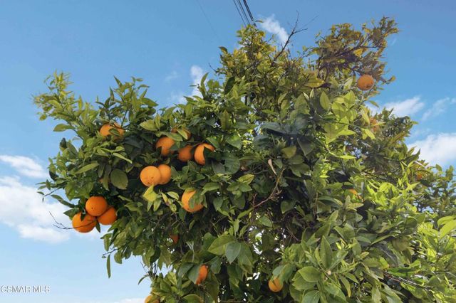 2034 Guerne Avenue, Simi Valley, CA 93063