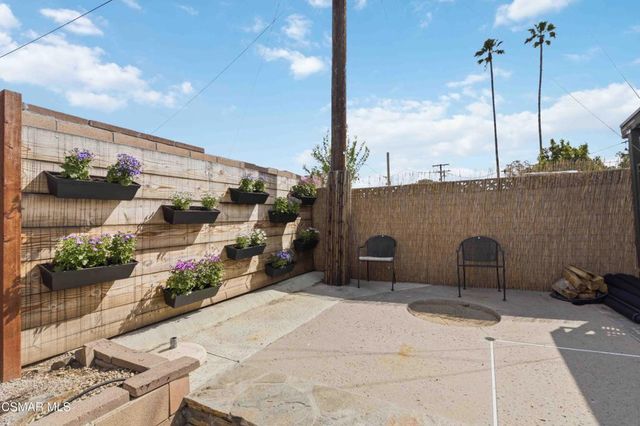 2034 Guerne Avenue, Simi Valley, CA 93063