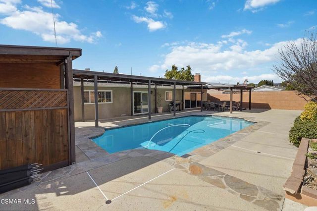 2034 Guerne Avenue, Simi Valley, CA 93063