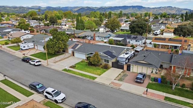 2034 Guerne Avenue, Simi Valley, CA 93063