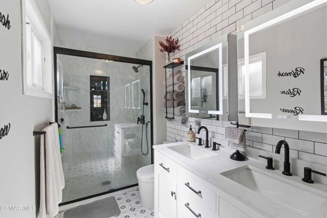 2034 Guerne Avenue, Simi Valley, CA 93063