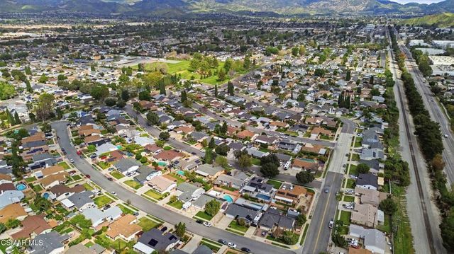 2034 Guerne Avenue, Simi Valley, CA 93063