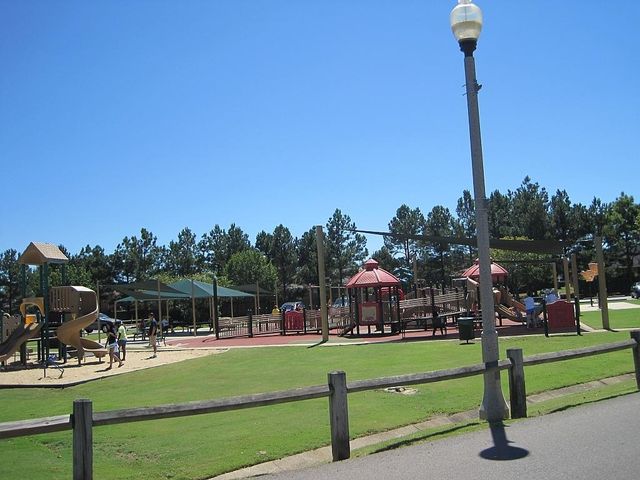 2800 E LEVEE OAKS DR E, Collierville, TN 38017