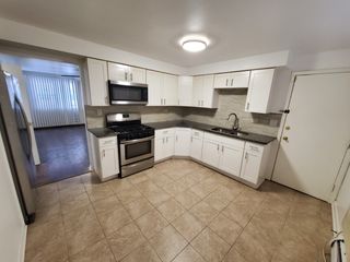 4927 N LESTER Avenue 103, Chicago, IL 60630