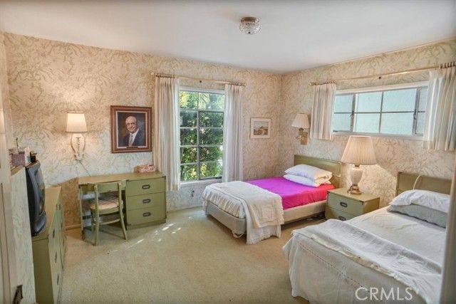 1083 E Fairmount, Burbank, CA 91501