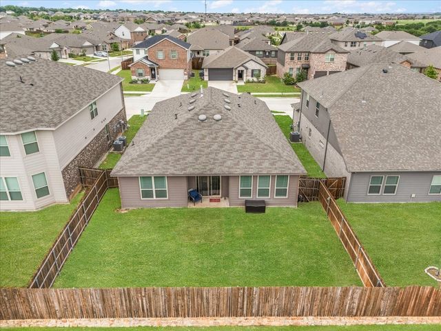 2856 Fox Trail Lane, Fort Worth, TX 76108