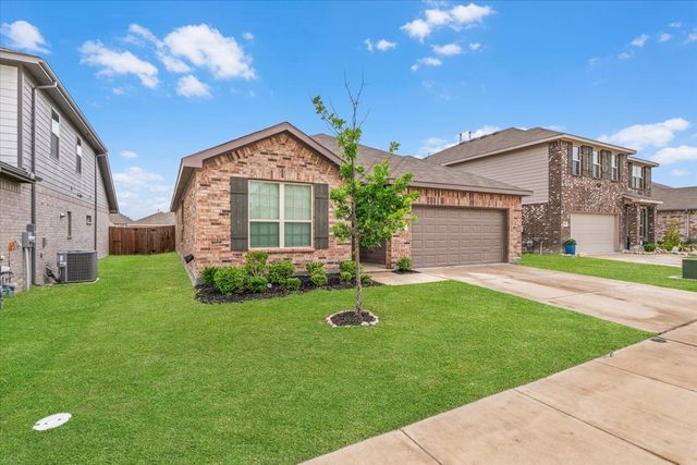 2856 Fox Trail Lane, Fort Worth, TX 76108