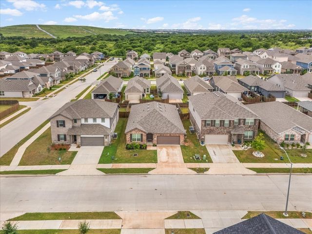 2856 Fox Trail Lane, Fort Worth, TX 76108
