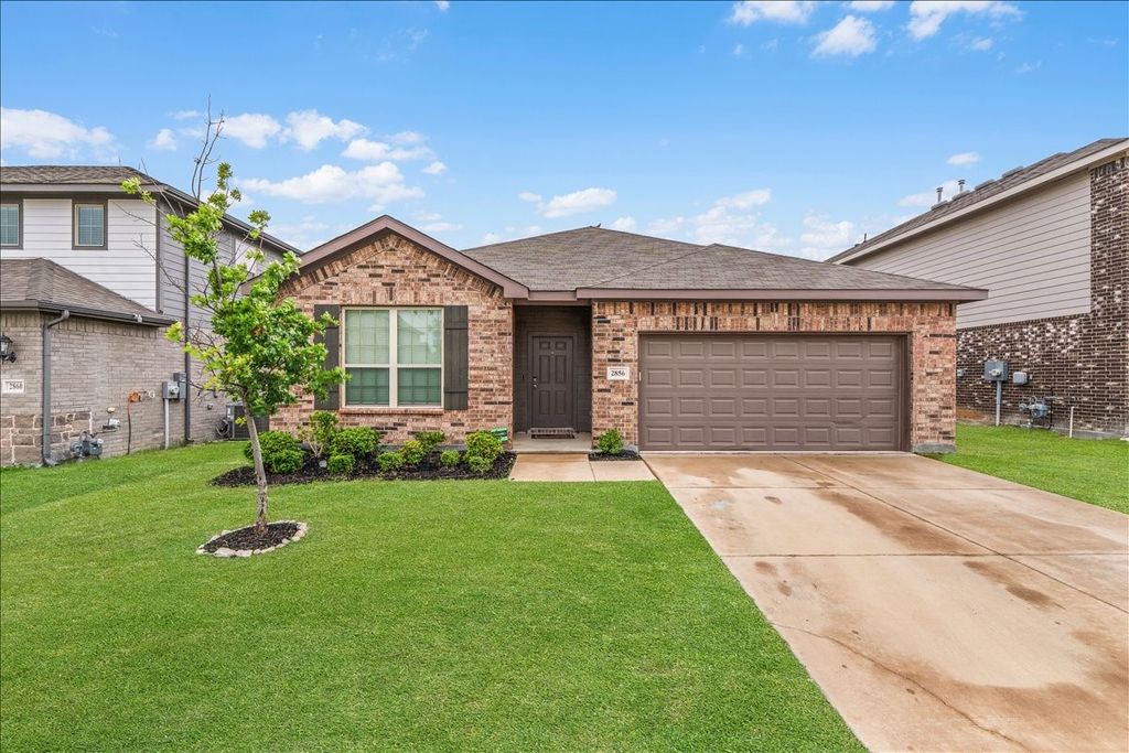 2856 Fox Trail Lane, Fort Worth, TX 76108
