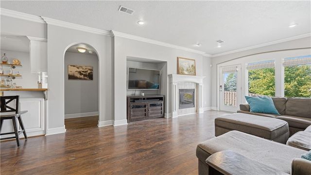 109 SE Chelsea Drive, Lee's Summit, MO 64063