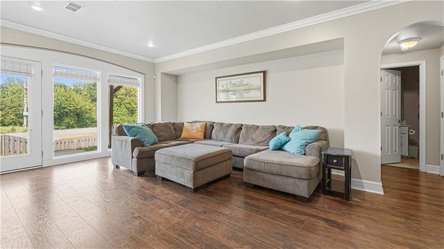 109 SE Chelsea Drive, Lee's Summit, MO 64063