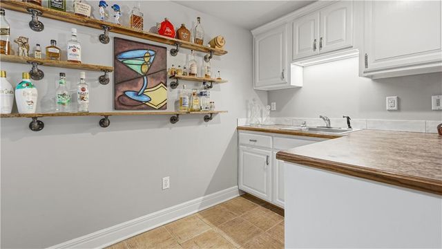 109 SE Chelsea Drive, Lee's Summit, MO 64063