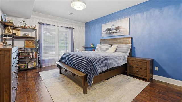 109 SE Chelsea Drive, Lee's Summit, MO 64063