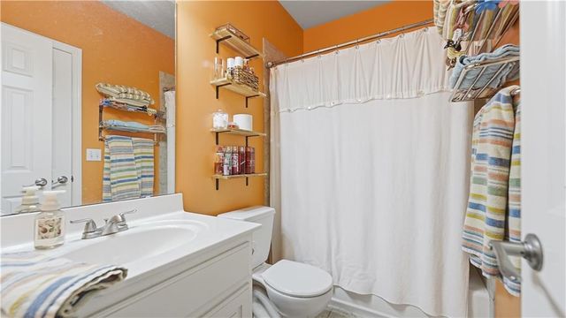109 SE Chelsea Drive, Lee's Summit, MO 64063