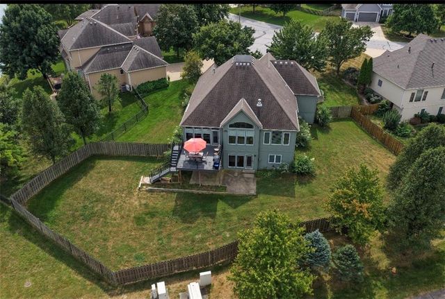 109 SE Chelsea Drive, Lee's Summit, MO 64063