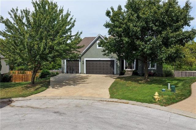 109 SE Chelsea Drive, Lee's Summit, MO 64063