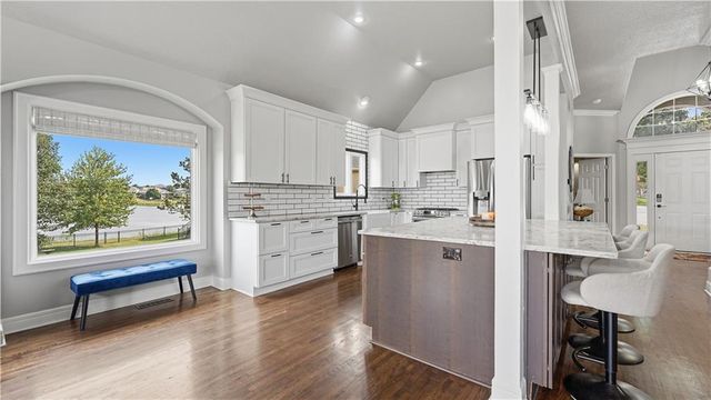 109 SE Chelsea Drive, Lee's Summit, MO 64063