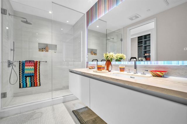 700 NE 26th Ter 2906, Miami, FL 33137