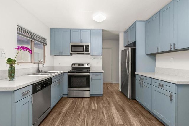 5422 Adobe Falls Rd 12, San Diego, CA 92120
