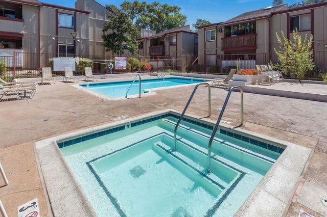 5422 Adobe Falls Rd 12, San Diego, CA 92120