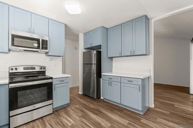5422 Adobe Falls Rd 12, San Diego, CA 92120