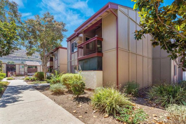 5422 Adobe Falls Rd 12, San Diego, CA 92120