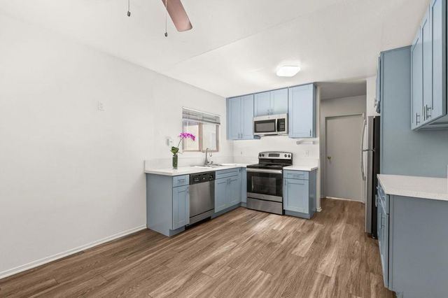 5422 Adobe Falls Rd 12, San Diego, CA 92120