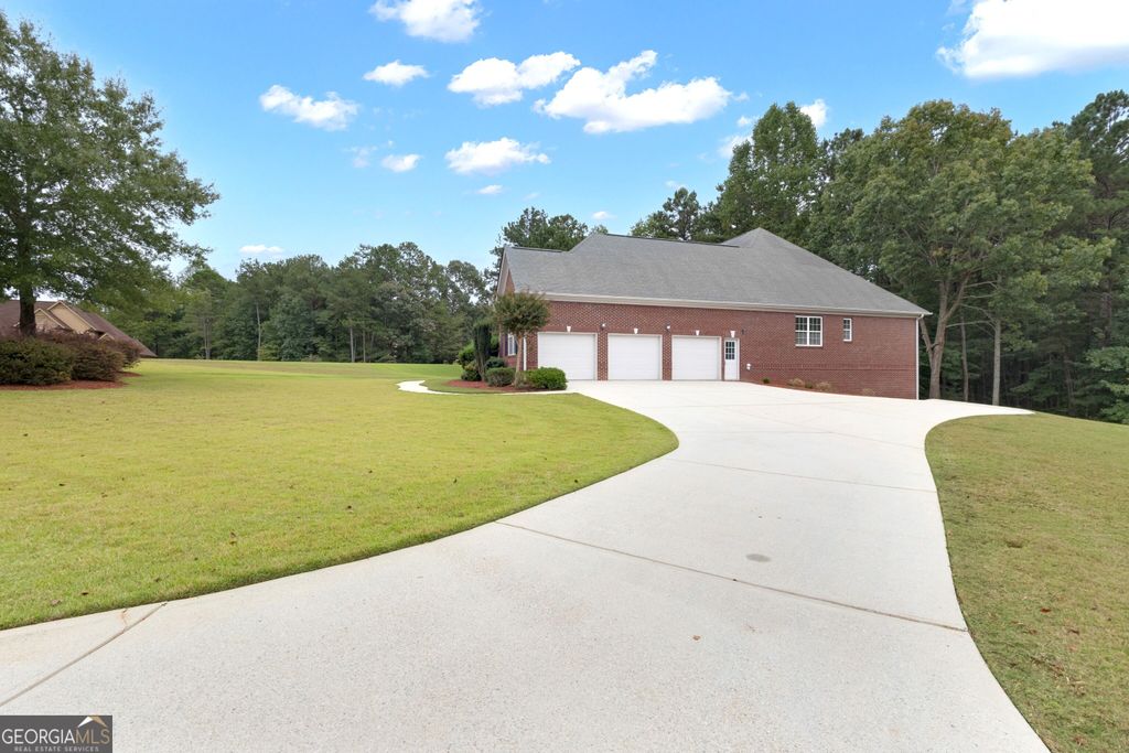 5655 Toccoa Drive, Douglasville, GA 30135 — photo 4