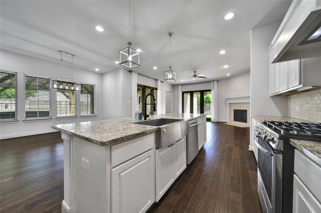 118 Grant Cove Drive, Montgomery, TX 77316