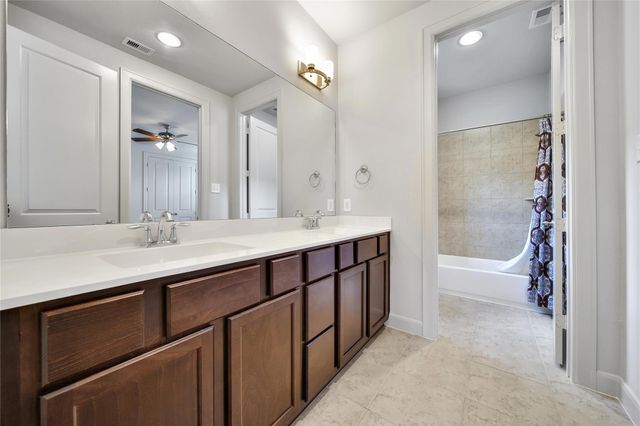 118 Grant Cove Drive, Montgomery, TX 77316