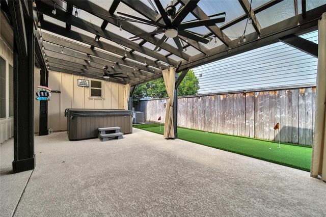 118 Grant Cove Drive, Montgomery, TX 77316