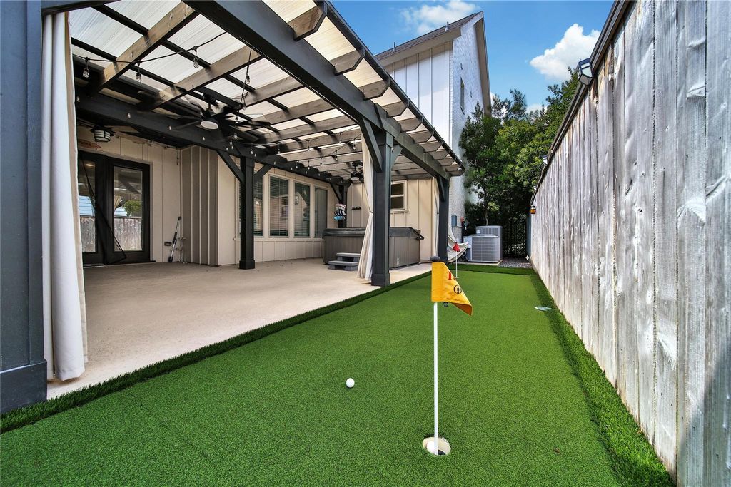 118 Grant Cove Drive, Montgomery, TX 77316