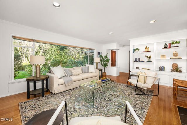 1948 Ravista Lane, La Canada Flintridge, CA 91011