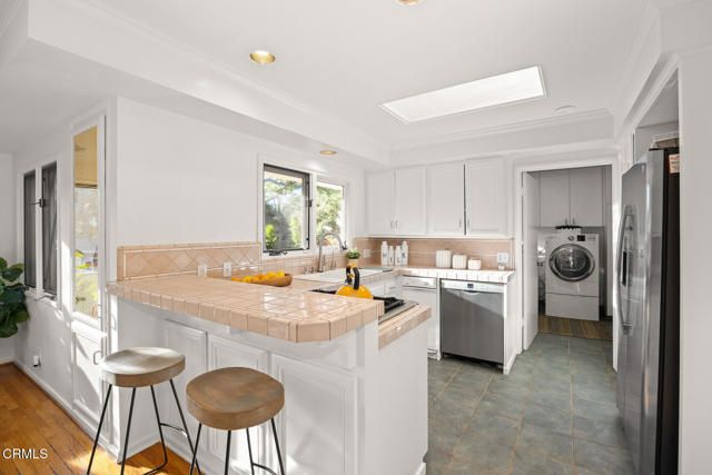 1948 Ravista Lane, La Canada Flintridge, CA 91011