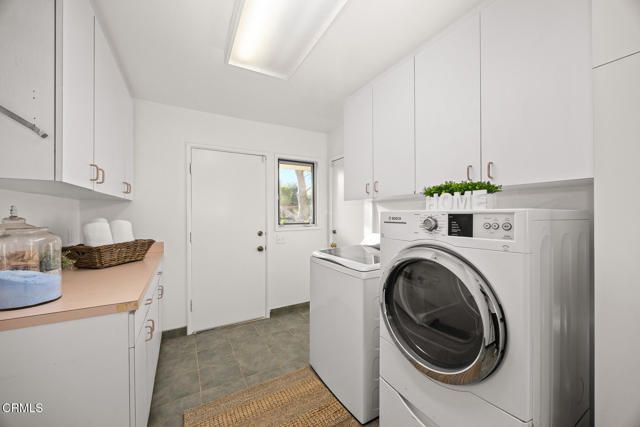 1948 Ravista Lane, La Canada Flintridge, CA 91011