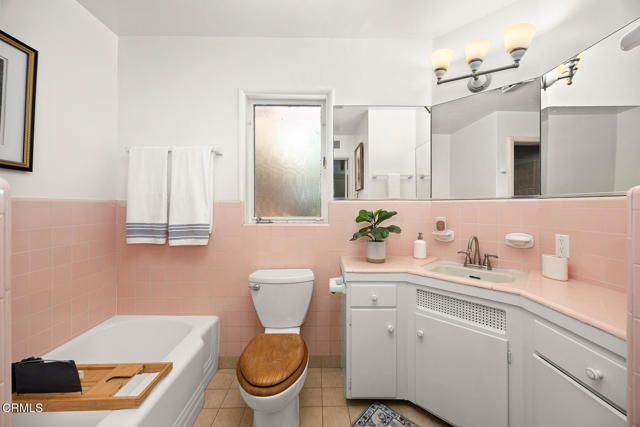 1948 Ravista Lane, La Canada Flintridge, CA 91011