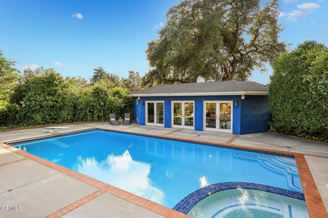 1948 Ravista Lane, La Canada Flintridge, CA 91011