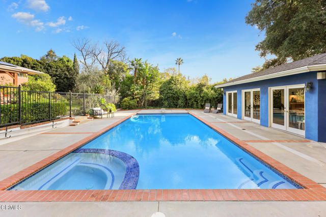 1948 Ravista Lane, La Canada Flintridge, CA 91011