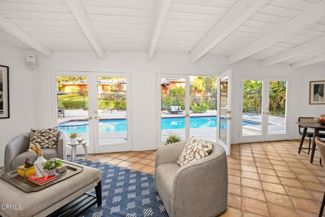 1948 Ravista Lane, La Canada Flintridge, CA 91011