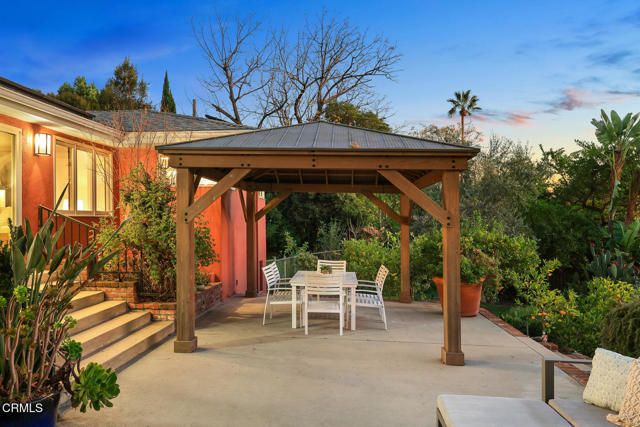 1948 Ravista Lane, La Canada Flintridge, CA 91011