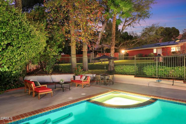 1948 Ravista Lane, La Canada Flintridge, CA 91011