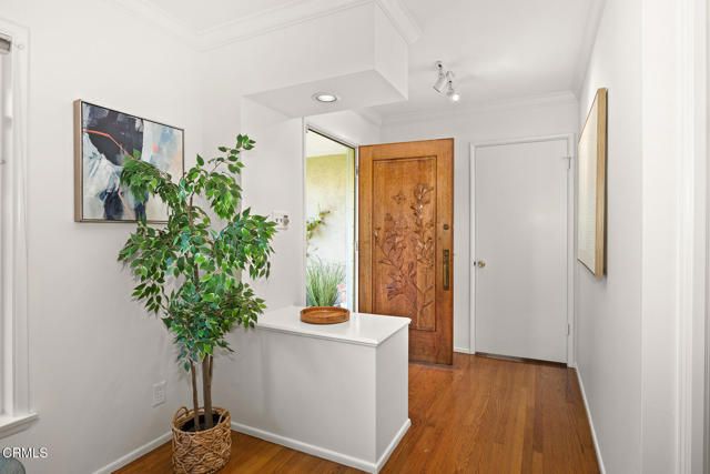 1948 Ravista Lane, La Canada Flintridge, CA 91011