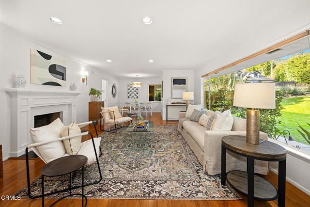 1948 Ravista Lane, La Canada Flintridge, CA 91011