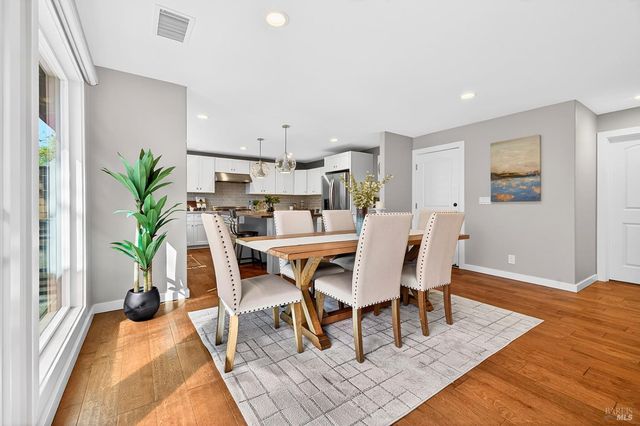 4720 Granada Dr, Santa Rosa, CA 95409