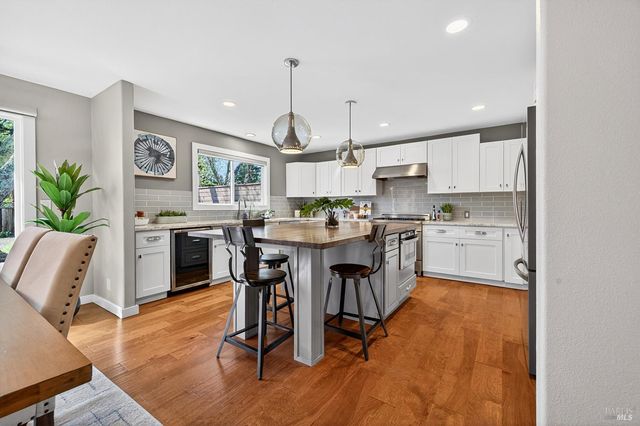 4720 Granada Dr, Santa Rosa, CA 95409