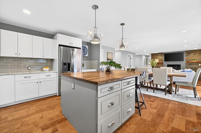 4720 Granada Dr, Santa Rosa, CA 95409