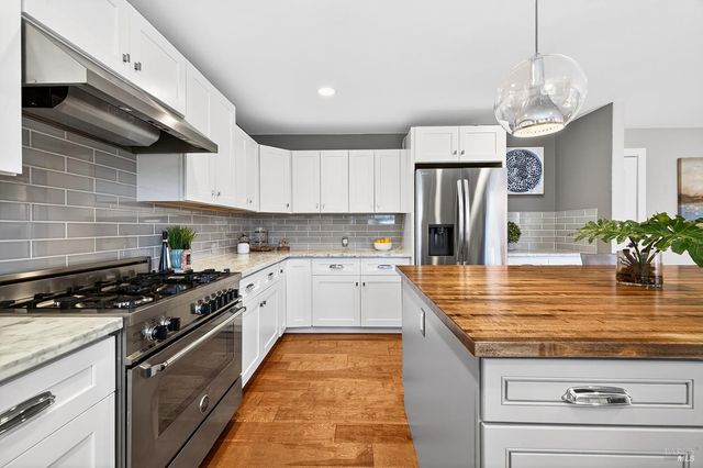 4720 Granada Dr, Santa Rosa, CA 95409