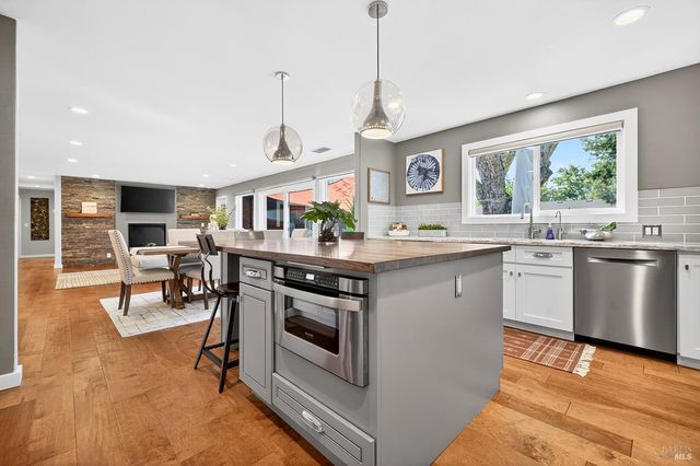 4720 Granada Dr, Santa Rosa, CA 95409