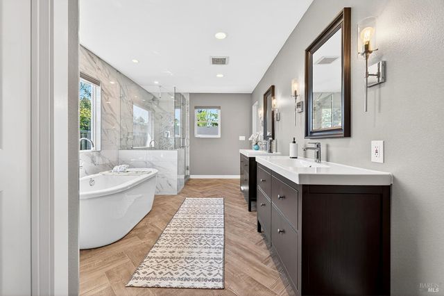 4720 Granada Dr, Santa Rosa, CA 95409